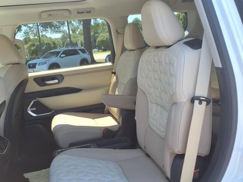 New 2025 Nissan Armada Platinum w/ Convenience Package image 8