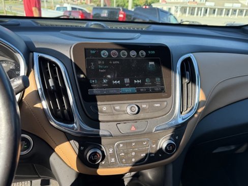 Used 2018 Chevrolet Equinox Premier image 19