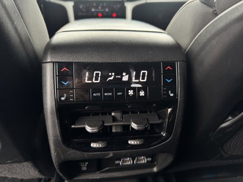 Used 2021 Jeep Grand Cherokee L Summit w/ Luxury Tech Group V image 19