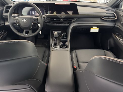 New 2025 Toyota Crown image 4