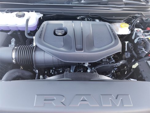 New 2025 RAM 1500 4x4 Crew Cab image 21