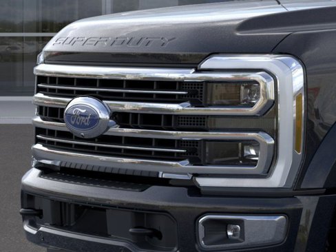 New 2026 Ford F450 Platinum image 17