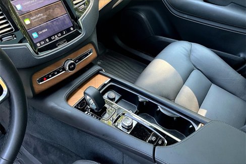 Certified 2025 Volvo XC90 B5 Plus w/ Protection Package Premier image 17