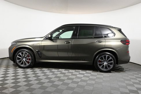 New 2026 BMW X5 xDrive50e w/ M Sport Package image 2