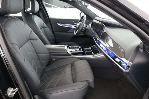 Used 2024 BMW 740i image 24