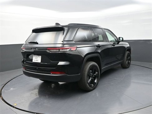 New 2025 Jeep Grand Cherokee Limited w/ Black Appearance Package image 7