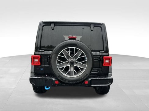 Used 2022 Jeep Wrangler Unlimited Sahara image 7