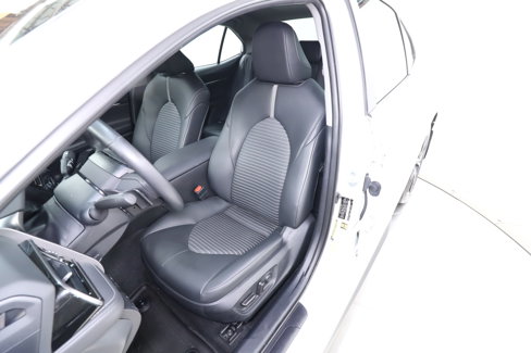 Used 2024 Toyota Camry SE image 16