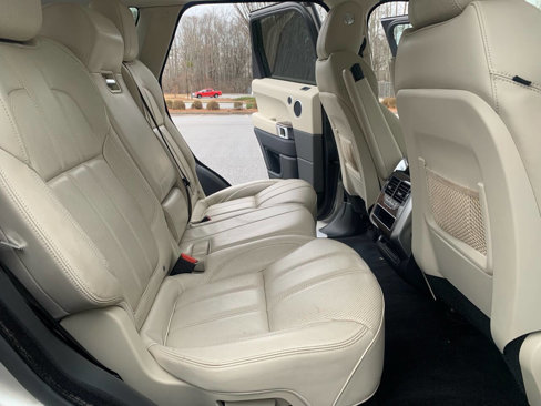 Used 2016 Land Rover Range Rover Sport HSE image 19