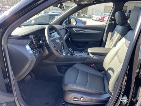 New 2025 Cadillac XT6 Luxury image 13