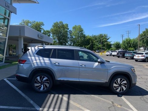 New 2025 Volkswagen Atlas SEL image 2