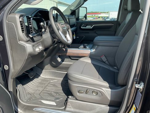 New 2026 GMC Sierra 3500 SLT image 2