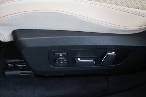 New 2025 BMW X3 xDrive30i w/ Premium Package image 9