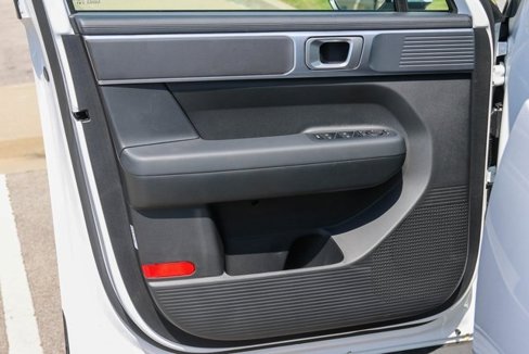 New 2026 Hyundai Santa Fe SE image 9