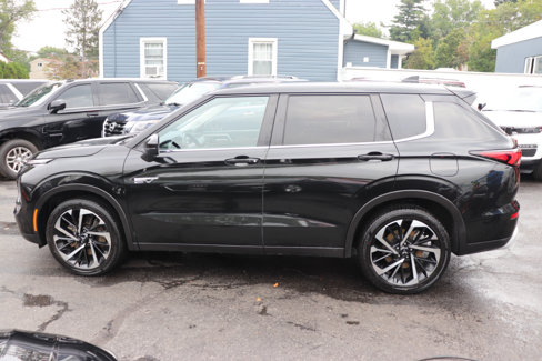 Used 2024 Mitsubishi Outlander 4WD Plug-In Hybrid image 2