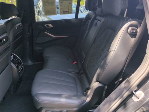Used 2025 BMW X7 xDrive40i image 13