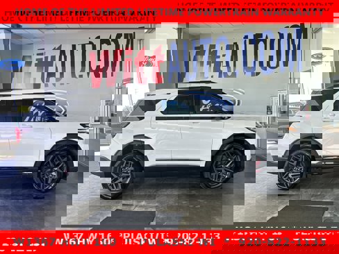 Used 2025 Ford Explorer ST image 1