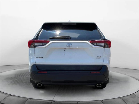 Used 2021 Toyota RAV4 XLE image 4