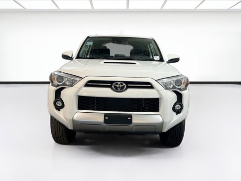 Used 2024 Toyota 4Runner TRD Off-Road image 2