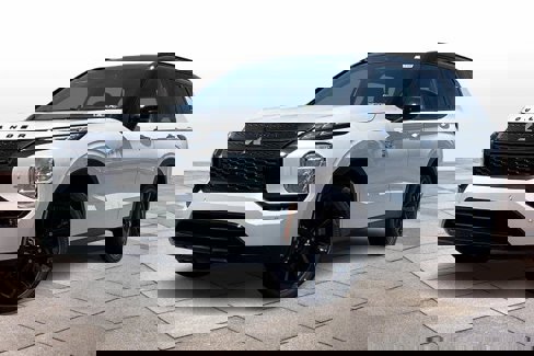 New 2025 Mitsubishi Outlander SEL Black Edition image 2