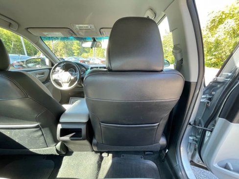 Used 2016 Toyota Camry SE image 32