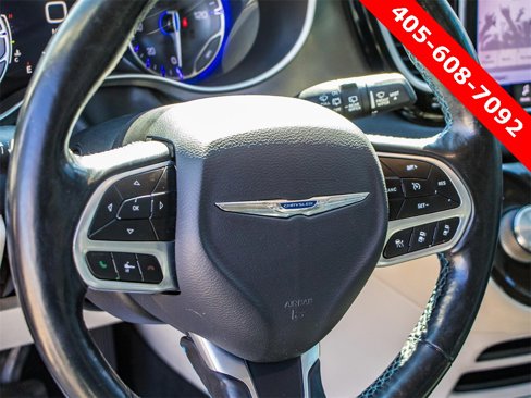 Used 2021 Chrysler Pacifica Touring-L image 24