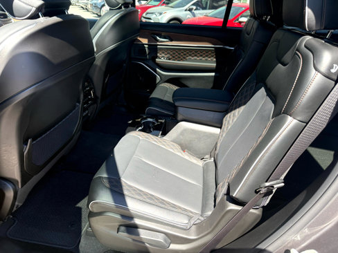 Used 2024 Jeep Grand Cherokee L Summit w/ High Altitude Package image 11