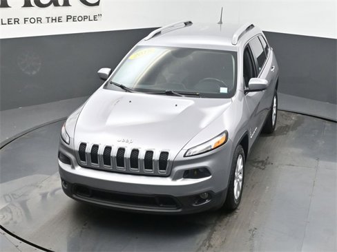 Used 2018 Jeep Cherokee Latitude Plus image 46