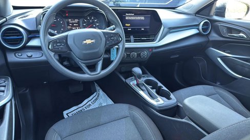 Used 2025 Chevrolet Trax LS image 9