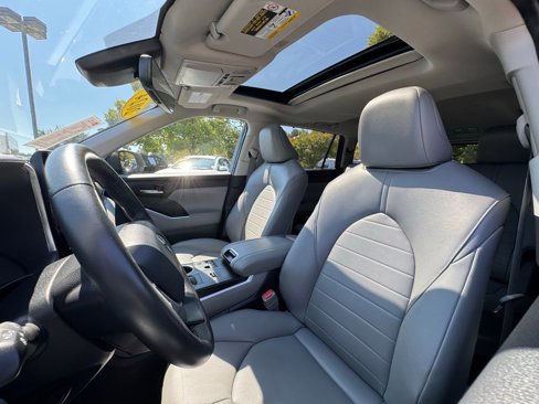 Certified 2024 Toyota Highlander XLE image 20