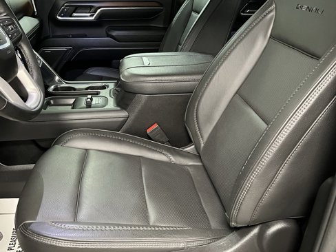 Used 2024 GMC Sierra 3500 Denali w/ Technology Package image 24