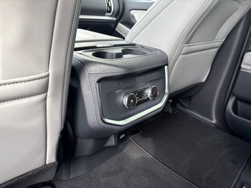 New 2025 Ford Expedition Active image 29