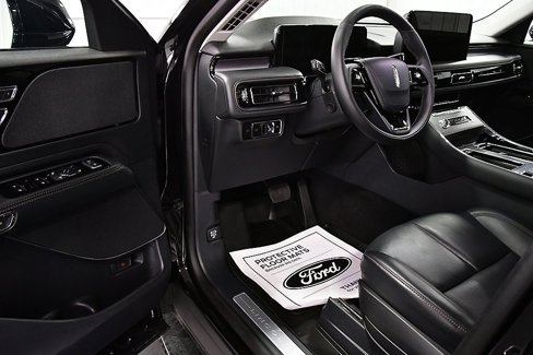 Used 2025 Lincoln Aviator AWD image 14