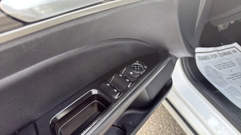 Used 2020 Ford Fusion SEL image 15