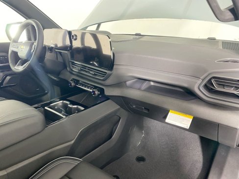 New 2025 Chevrolet Silverado EV LT image 29