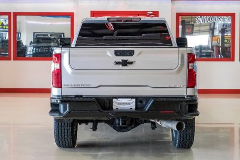 Used 2023 Chevrolet Silverado 2500 Custom w/ Custom Value Package image 11