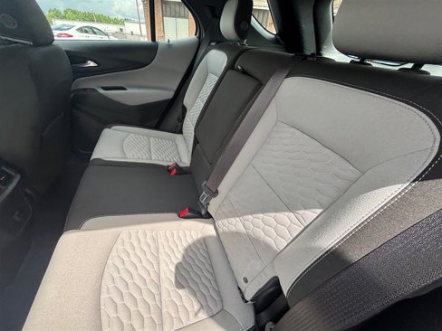 Used 2018 Chevrolet Equinox LS image 17
