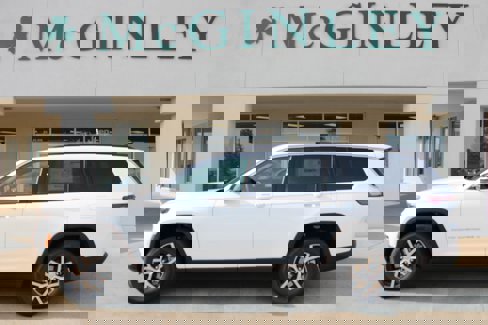 New 2025 Jeep Grand Cherokee L Limited image 1
