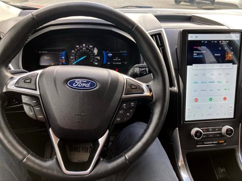 Used 2024 Ford Edge Titanium image 20