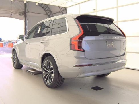 Certified 2025 Volvo XC90 B6 Plus image 3
