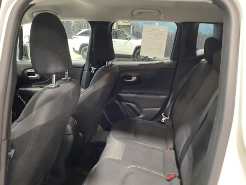 Used 2023 Jeep Renegade Altitude image 14