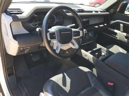 Used 2023 Land Rover Defender 110 S image 4