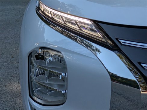 New 2025 Mitsubishi Outlander SEL image 9