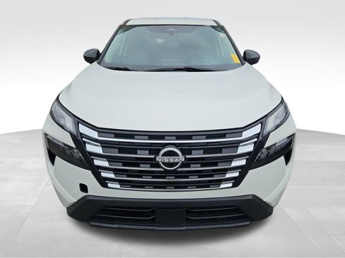 Used 2024 Nissan Rogue S image 2