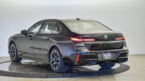New 2026 BMW 760i xDrive w/ Executive Package image 2