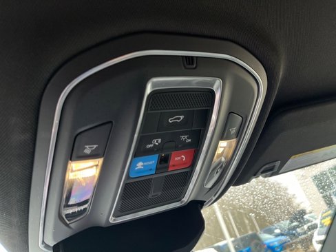Used 2024 Jeep Grand Cherokee Limited image 29