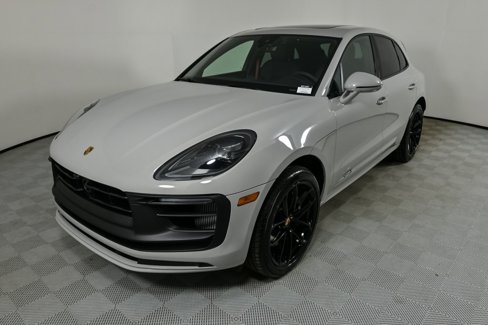 New 2026 Porsche Macan GTS image 1