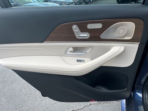 New 2026 Mercedes-Benz GLS 450 4MATIC image 19