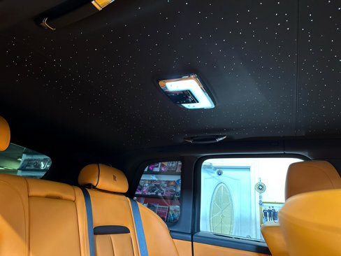 Used 2023 Rolls-Royce Cullinan w/ Dark Exterior Package image 22
