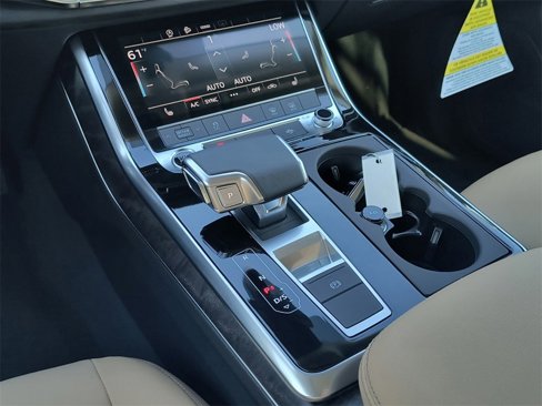 New 2025 Audi Q8 Premium image 9